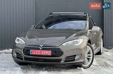 Ліфтбек Tesla Model S 2015 в Трускавці