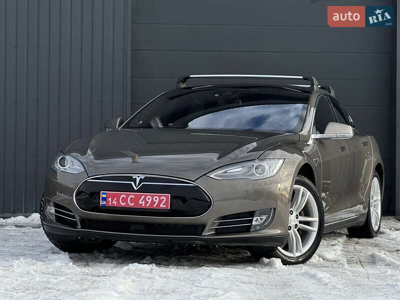 Ліфтбек Tesla Model S 2015 в Трускавці