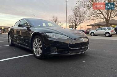 Tesla Model S 2015