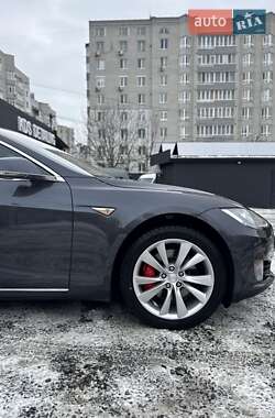 Лифтбек Tesla Model S 2015 в Виннице