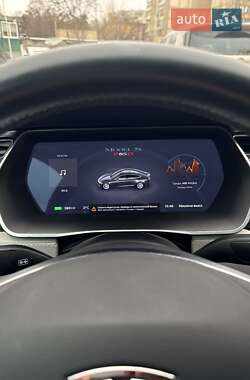 Лифтбек Tesla Model S 2015 в Виннице