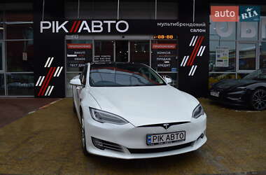 Ліфтбек Tesla Model S 2018 в Львові