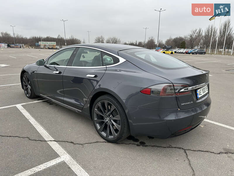 Ліфтбек Tesla Model S 2018 в Дніпрі