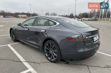 Лифтбек Tesla Model S 2018 в 