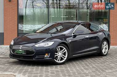 Ліфтбек Tesla Model S 2015 в Києві