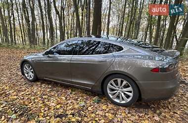 Лифтбек Tesla Model S 2015 в 