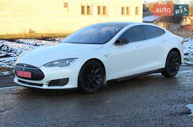 Лифтбек Tesla Model S 2016 в Львове