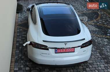 Лифтбек Tesla Model S 2016 в Львове