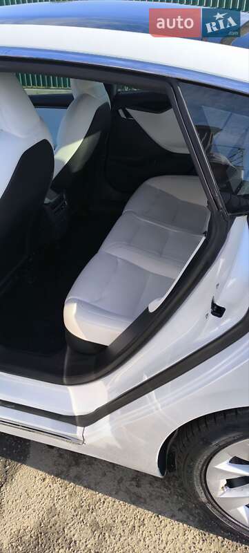 Лифтбек Tesla Model S 2019 в Хмельницком