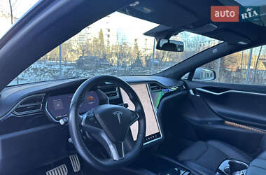 Лифтбек Tesla Model S 2017 в 