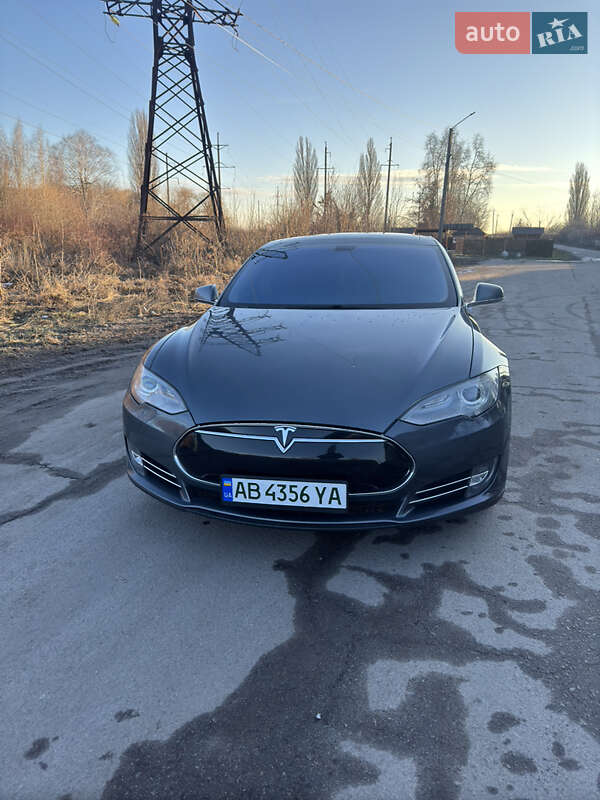 Tesla Model S 2014