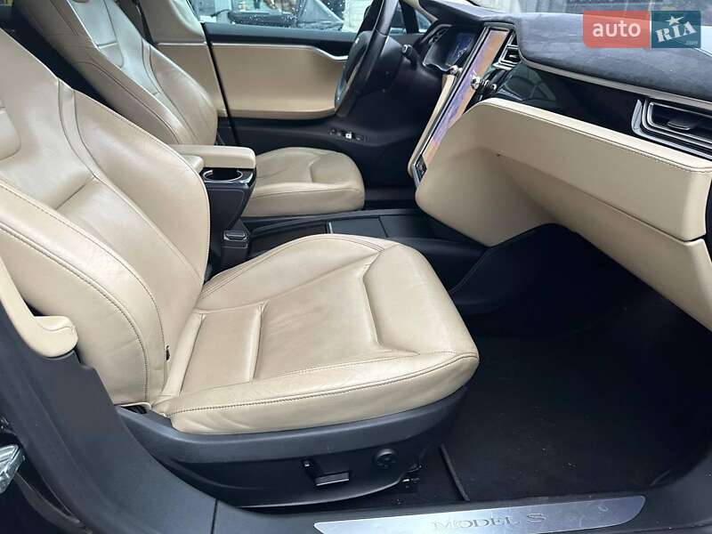 Ліфтбек Tesla Model S 2015 в Києві