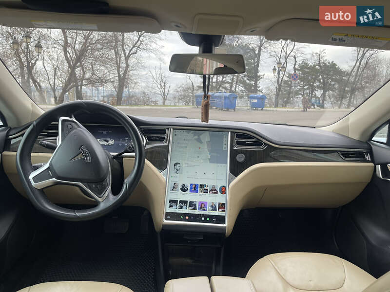 Ліфтбек Tesla Model S 2012 в Одесі