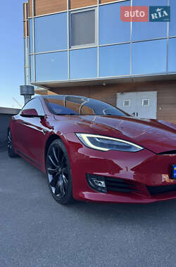 Ліфтбек Tesla Model S 2016 в Києві