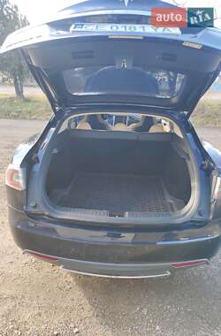 Лифтбек Tesla Model S 2014 в 