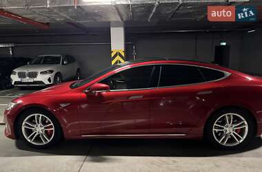 Лифтбек Tesla Model S 2016 в Одессе