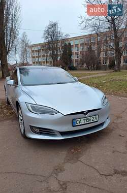 Ліфтбек Tesla Model S 2017 в Черкасах