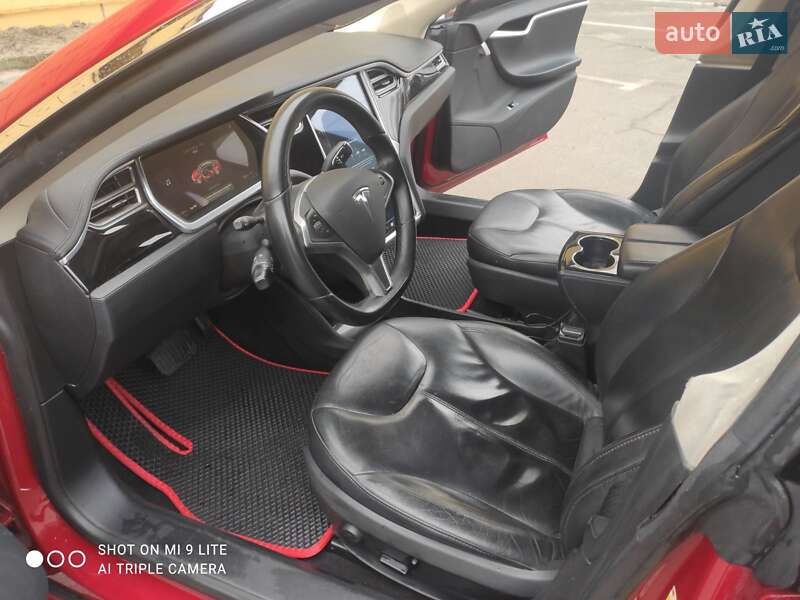Ліфтбек Tesla Model S 2014 в Києві
