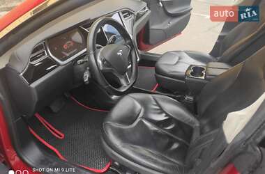 Лифтбек Tesla Model S 2014 в 