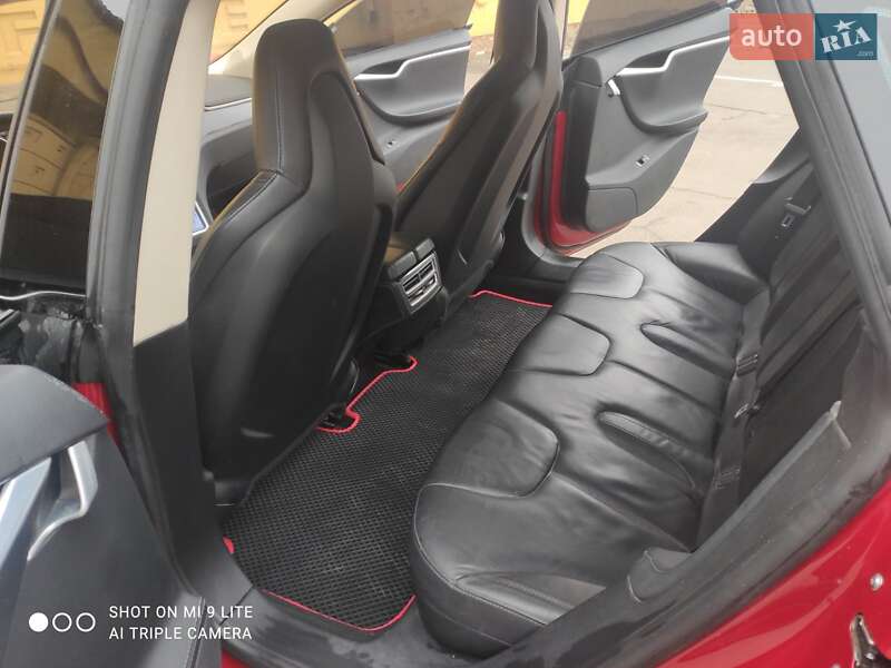 Ліфтбек Tesla Model S 2014 в Києві
