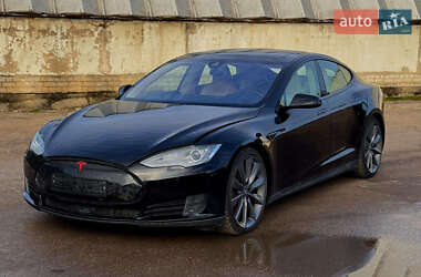 Ліфтбек Tesla Model S 2015 в Львові