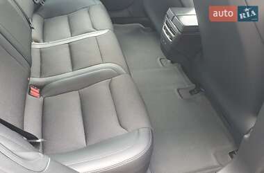 Лифтбек Tesla Model S 2017 в 