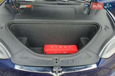 Лифтбек Tesla Model S 2017 в 