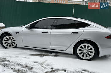 Лифтбек Tesla Model S 2017 в 