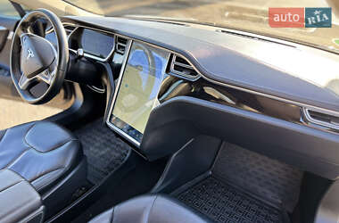 Ліфтбек Tesla Model S 2013 в 