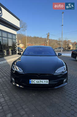 Лифтбек Tesla Model S 2018 в Львове