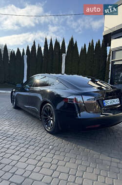 Лифтбек Tesla Model S 2018 в Львове