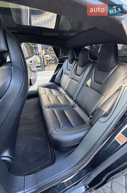 Лифтбек Tesla Model S 2018 в Львове