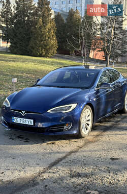 Лифтбек Tesla Model S 2017 в Черновцах