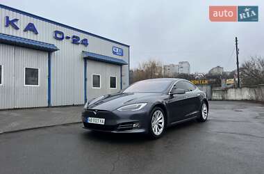 Ліфтбек Tesla Model S 2017 в Вінниці