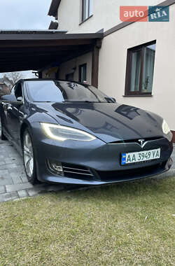 Лифтбек Tesla Model S 2016 в Киеве