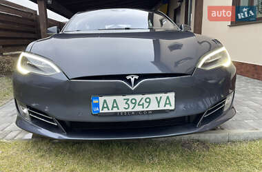 Лифтбек Tesla Model S 2016 в Киеве