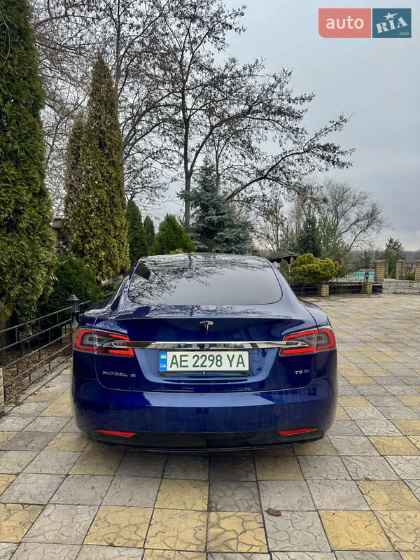 Ліфтбек Tesla Model S 2017 в Кам'янському
