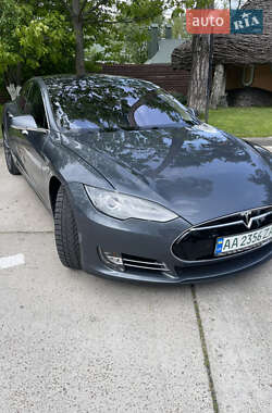 Лифтбек Tesla Model S 2013 в 