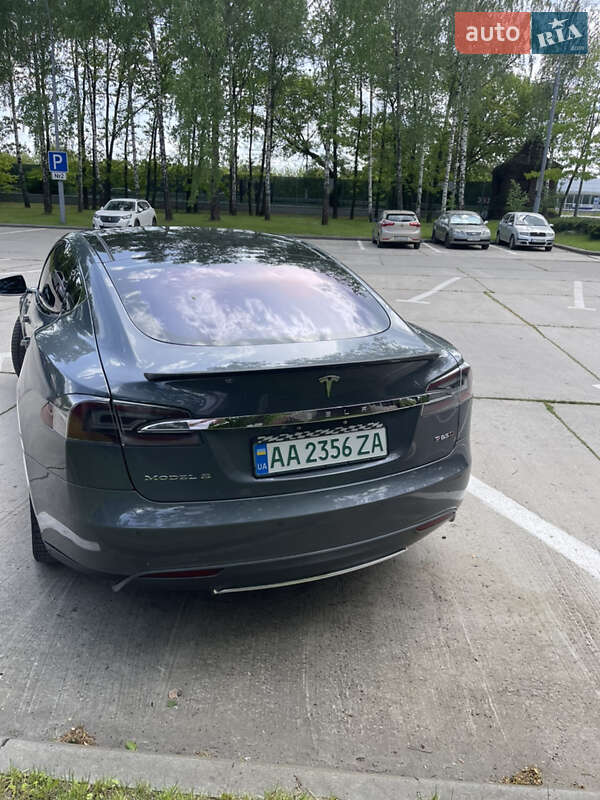 Ліфтбек Tesla Model S 2013 в Києві фото 37 Ліфтбек Tesla Model S 2013 в Києві