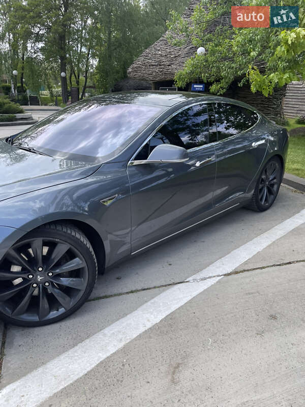 Ліфтбек Tesla Model S 2013 в Києві фото 47 Ліфтбек Tesla Model S 2013 в Києві