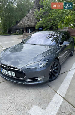 Лифтбек Tesla Model S 2013 в 