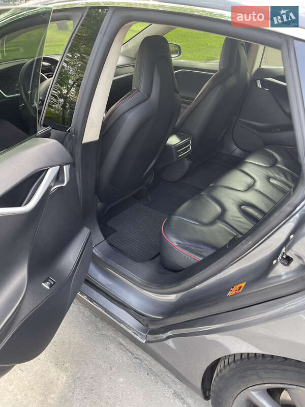 Ліфтбек Tesla Model S 2013 в Києві фото 60 Ліфтбек Tesla Model S 2013 в Києві