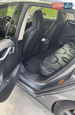 Лифтбек Tesla Model S 2013 в 