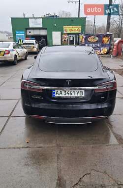 Ліфтбек Tesla Model S 2014 в Києві