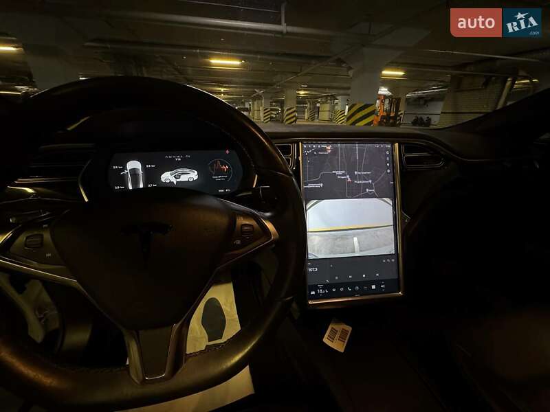 Лифтбек Tesla Model S 2016 в Днепре