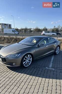 Ліфтбек Tesla Model S 2015 в 