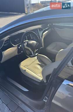 Ліфтбек Tesla Model S 2015 в 