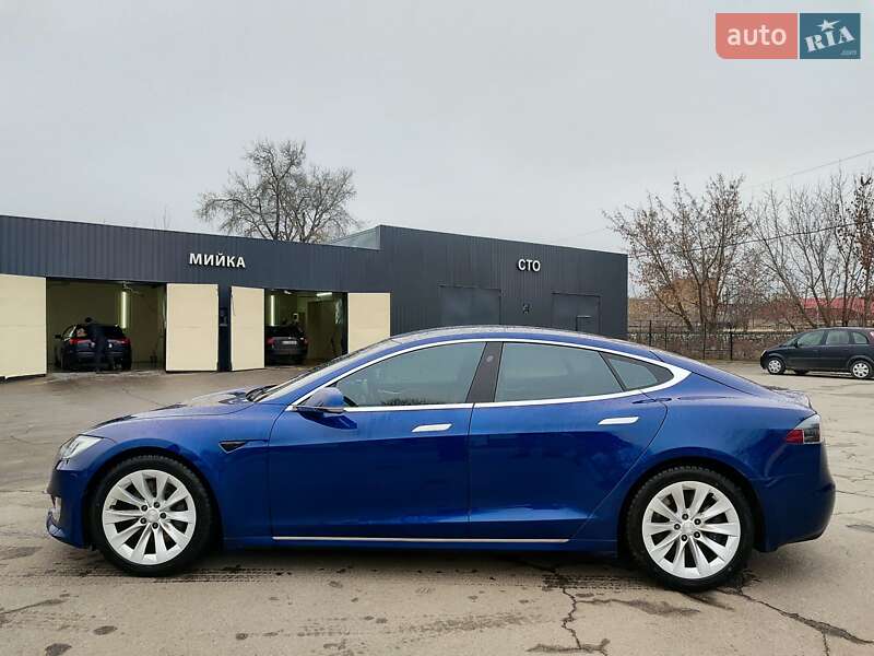 Ліфтбек Tesla Model S 2017 в Сквирі