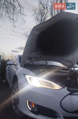 Ліфтбек Tesla Model S 2013 в Івано-Франківську