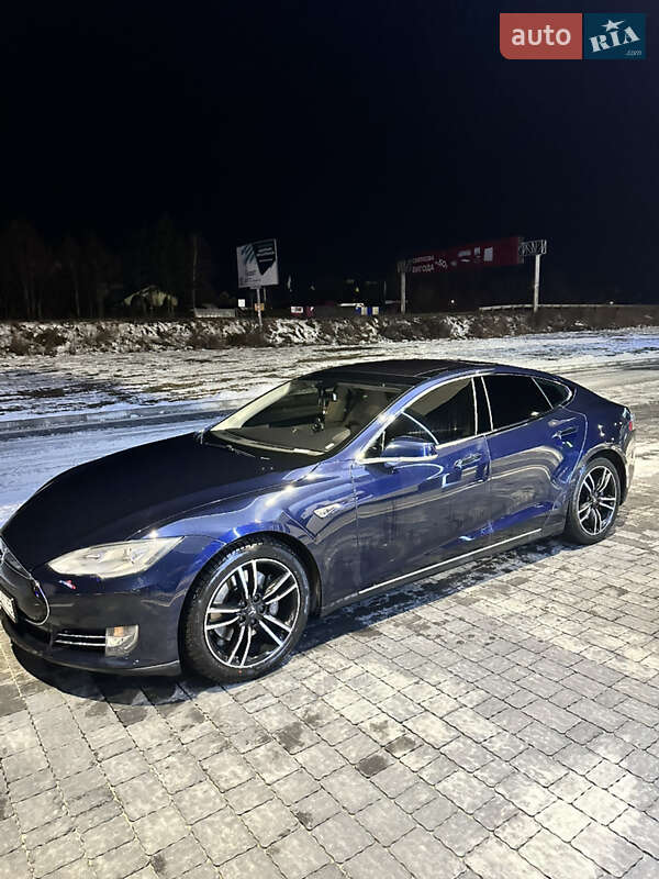 Лифтбек Tesla Model S 2014 в Львове